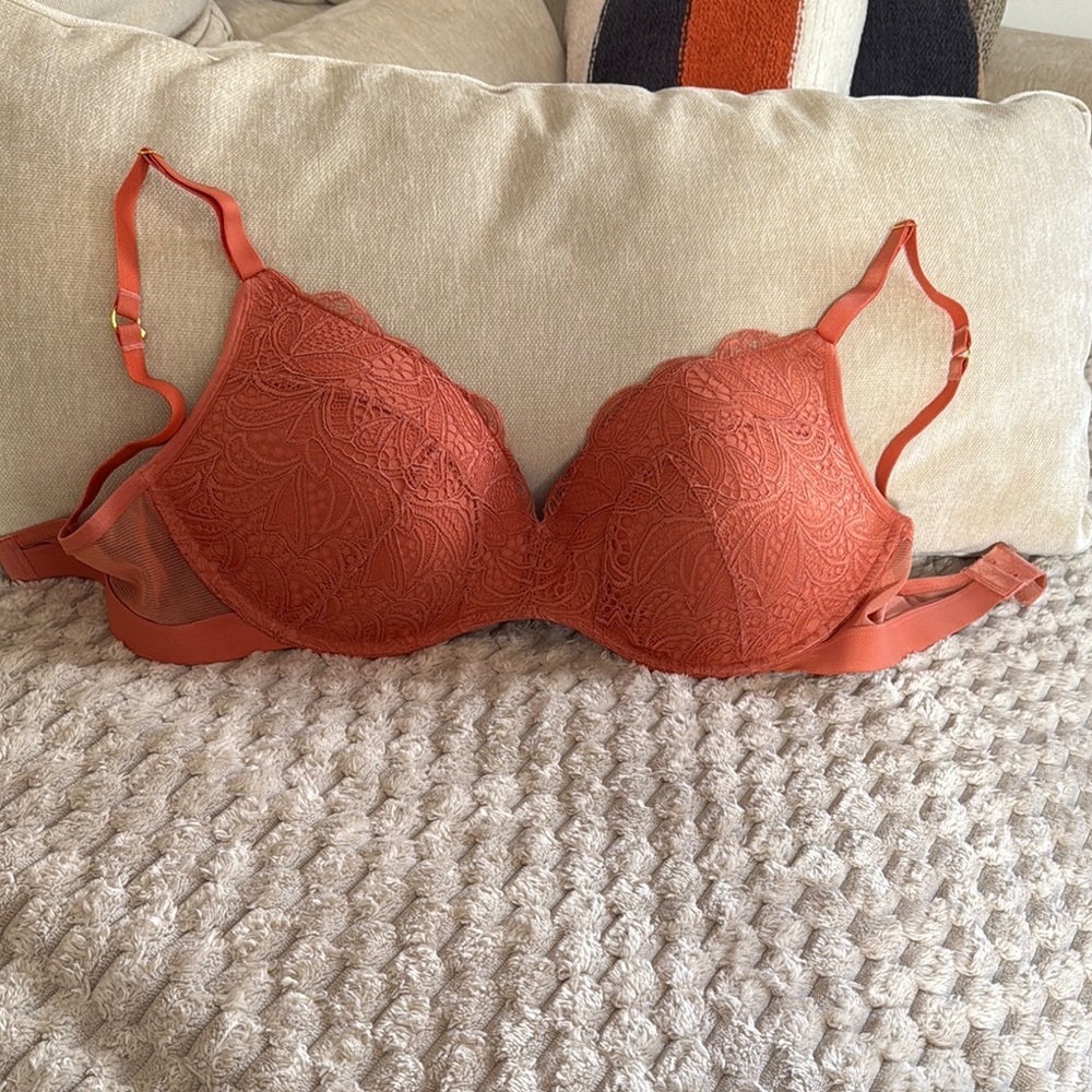 Lively Lace Underwire Bra in Rust Orange